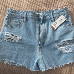 NWT - Billabong x The Salty Blonde SALT WASHED DENIM shorts, size 29